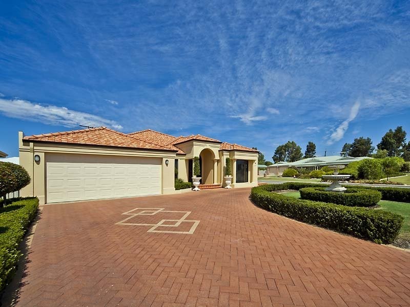 2 Claret Ash Court, Helena Valley WA 6056