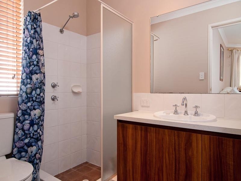 2 Kimber Place, Mount Helena WA 6082