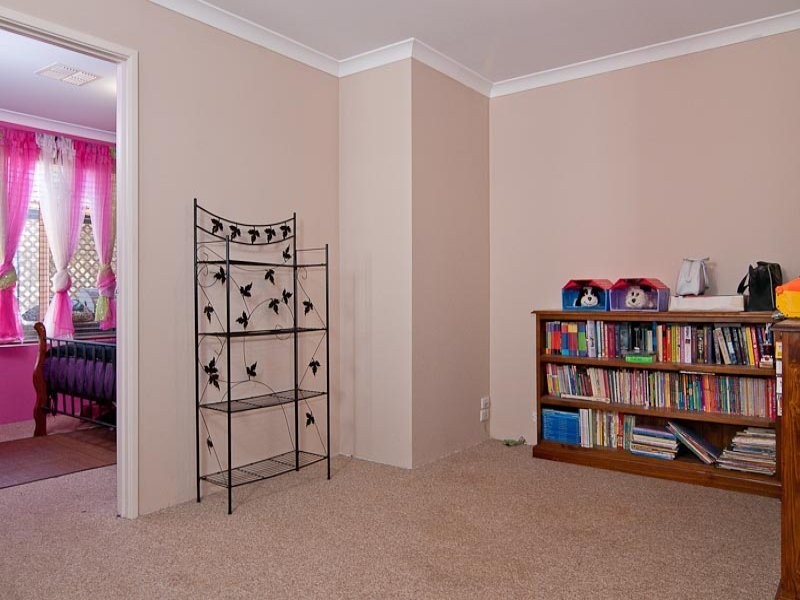 2 Kimber Place, Mount Helena WA 6082