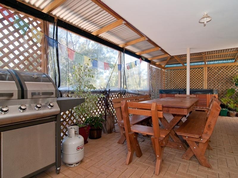 2 Kimber Place, Mount Helena WA 6082