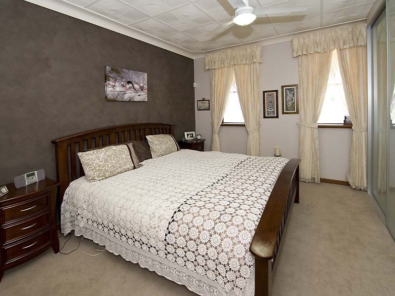 30 Weston Drive, Swan View WA 6056