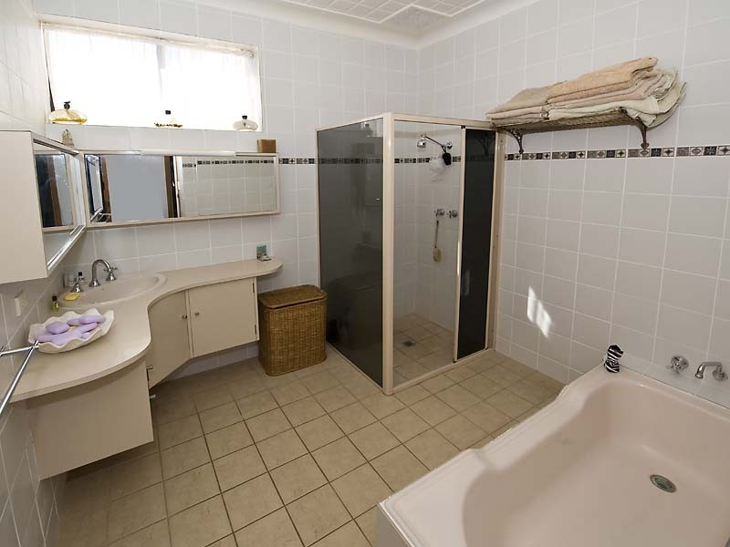 30 Weston Drive, Swan View WA 6056