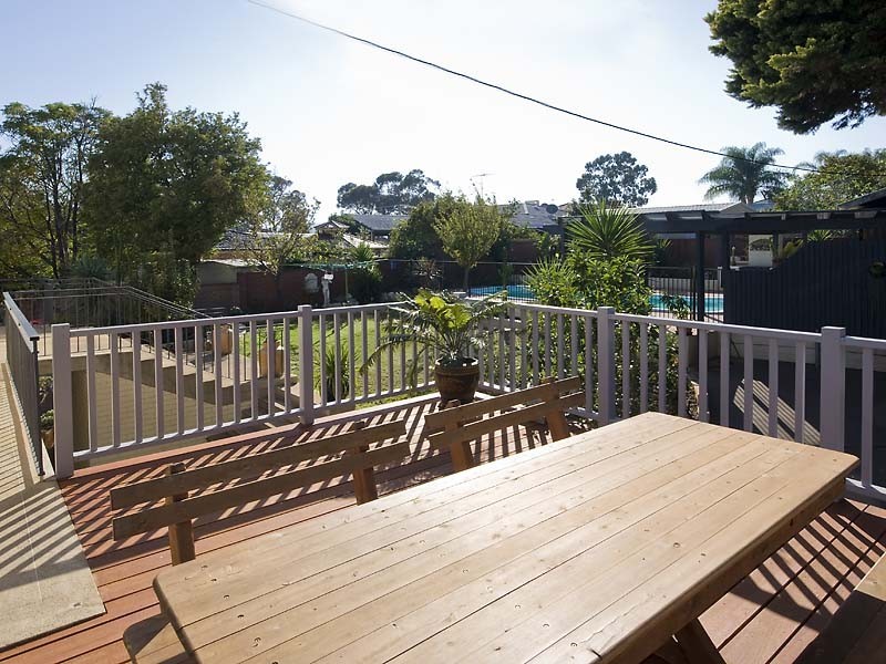 30 Weston Drive, Swan View WA 6056