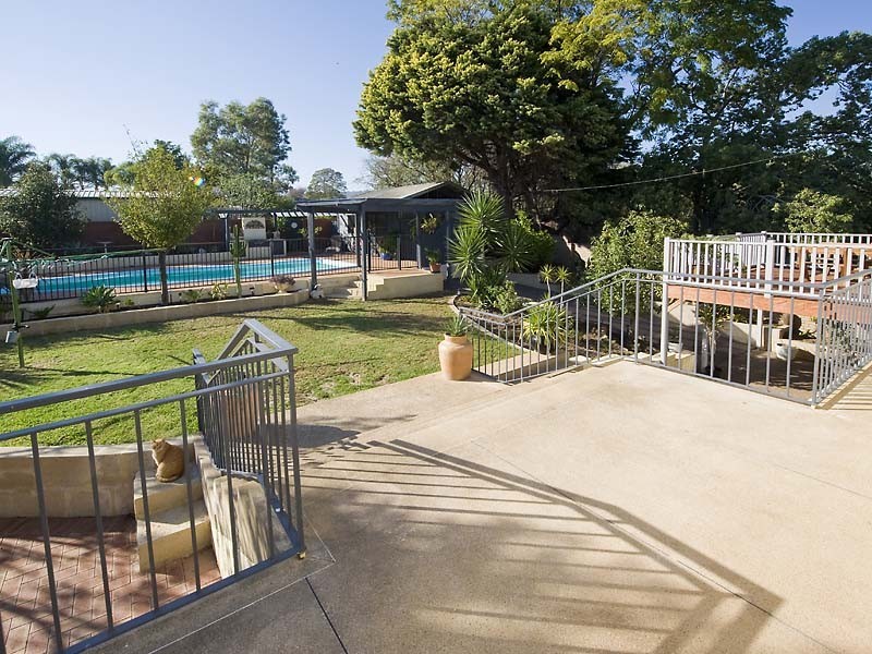 30 Weston Drive, Swan View WA 6056
