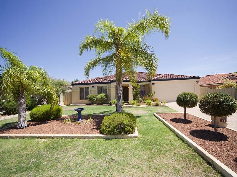 14 Robinia Rise, Helena Valley WA 6056