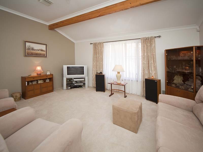 14 Robinia Rise, Helena Valley WA 6056