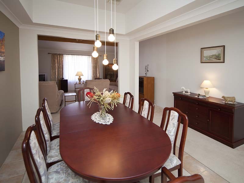 14 Robinia Rise, Helena Valley WA 6056