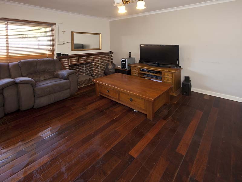 1 Clianthus Way, Koongamia WA 6056