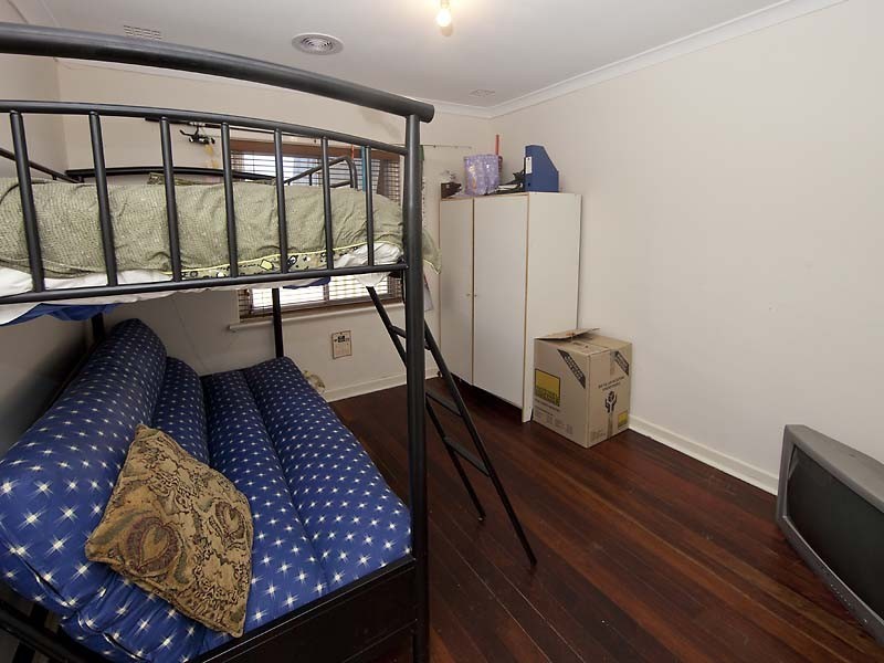 1 Clianthus Way, Koongamia WA 6056