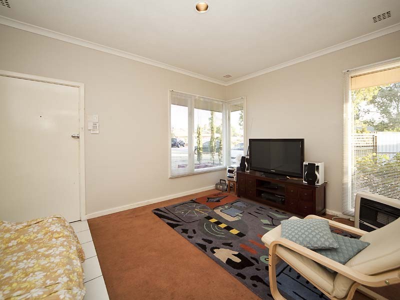 28 Bowkett Street (21 Copeland Pde), Redcliffe WA 6104