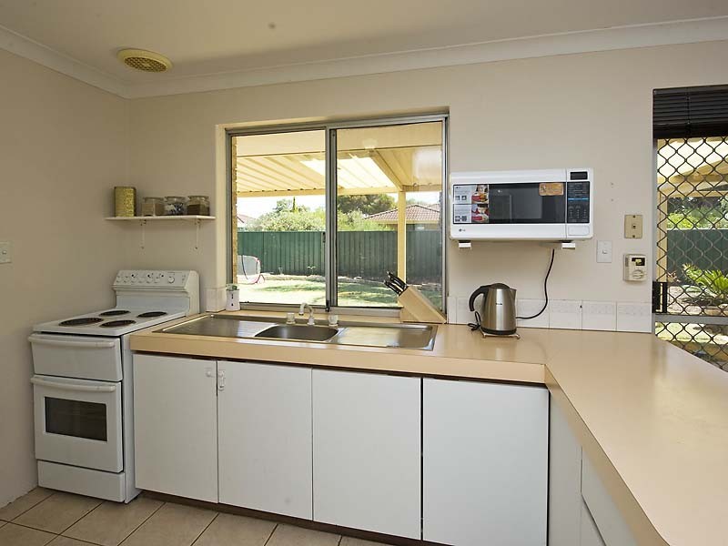 2 Onyx Court, High Wycombe WA 6057