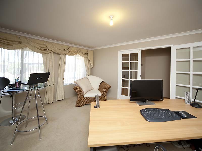 31 Upwood Circle, High Wycombe WA 6057