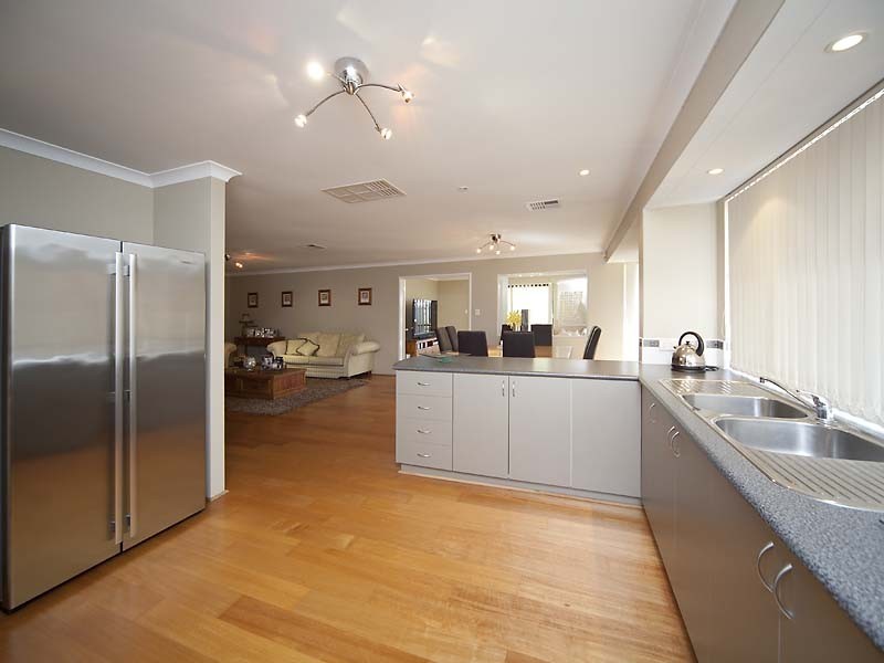 31 Upwood Circle, High Wycombe WA 6057