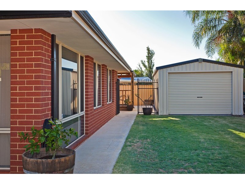 13 Joudah Court, High Wycombe WA 6057