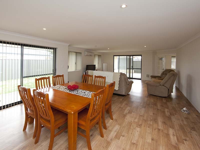 4 Nottingham Green, High Wycombe WA 6057
