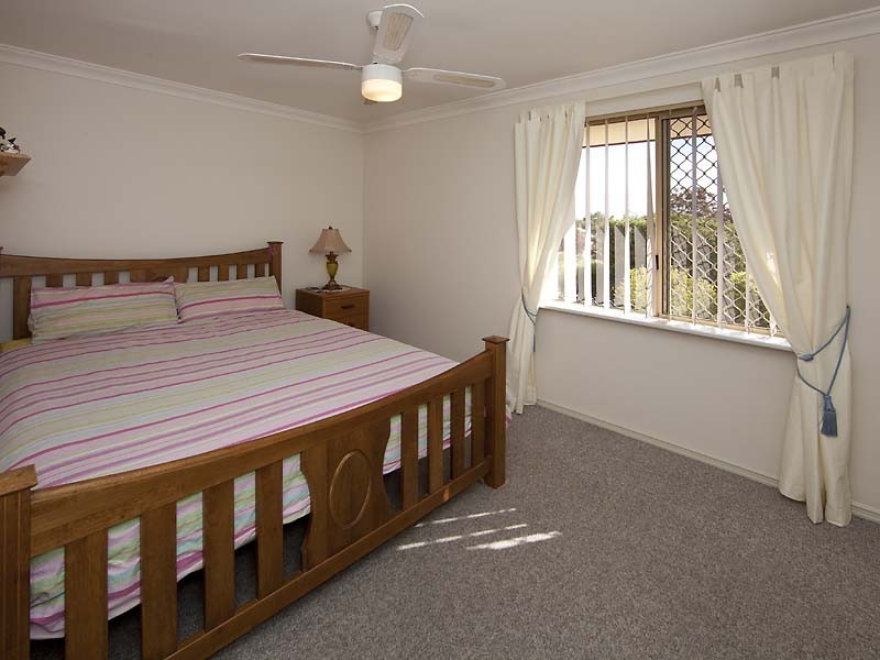 11 Robinia Rise, Helena Valley WA 6056