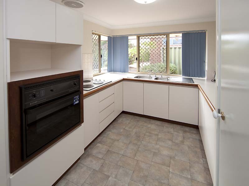 11 Robinia Rise, Helena Valley WA 6056