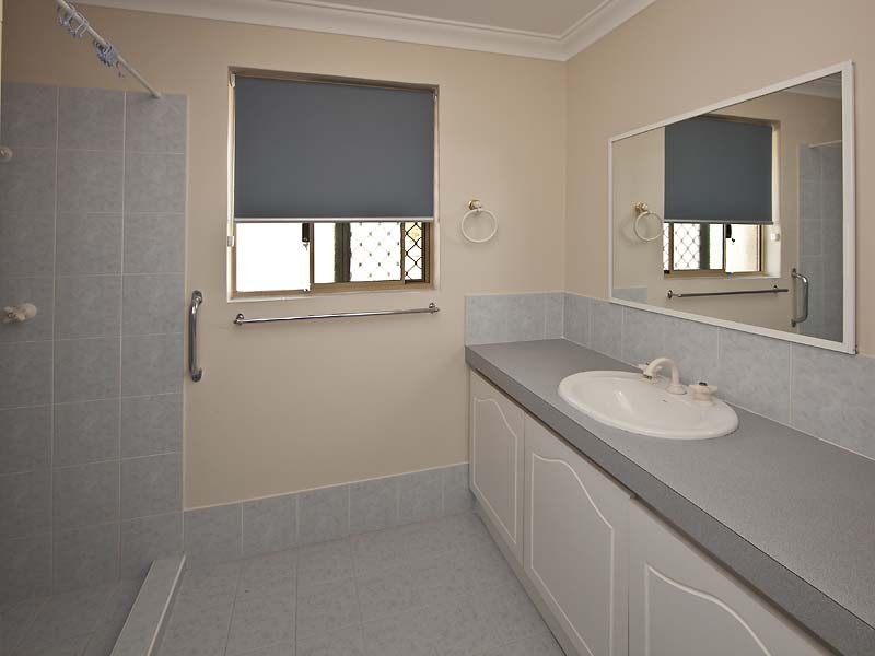 11 Robinia Rise, Helena Valley WA 6056