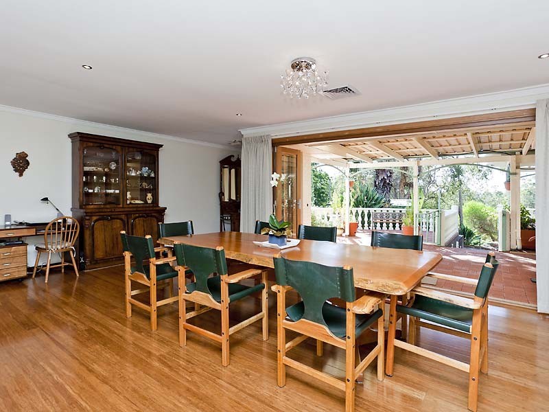 48 Mundaring Weir Road, Kalamunda WA 6076