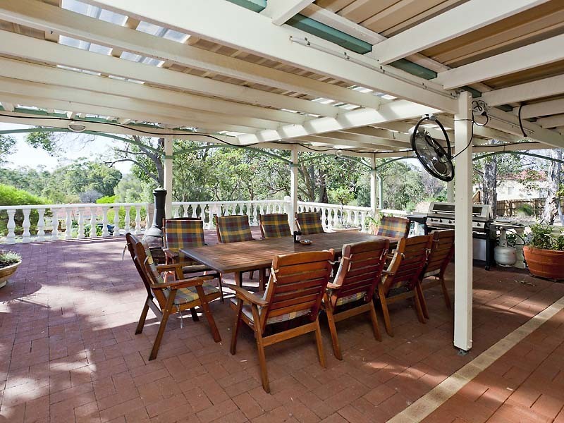 48 Mundaring Weir Road, Kalamunda WA 6076