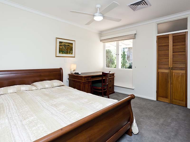 48 Mundaring Weir Road, Kalamunda WA 6076
