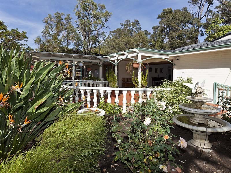 48 Mundaring Weir Road, Kalamunda WA 6076