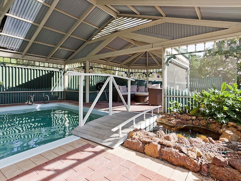 48 Mundaring Weir Road, Kalamunda WA 6076