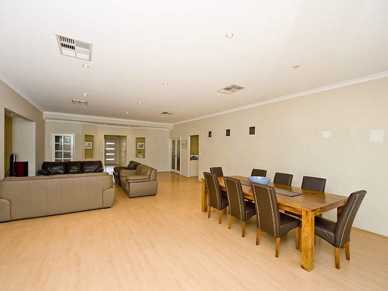 44 Buttercup Cresent, High Wycombe WA 6057
