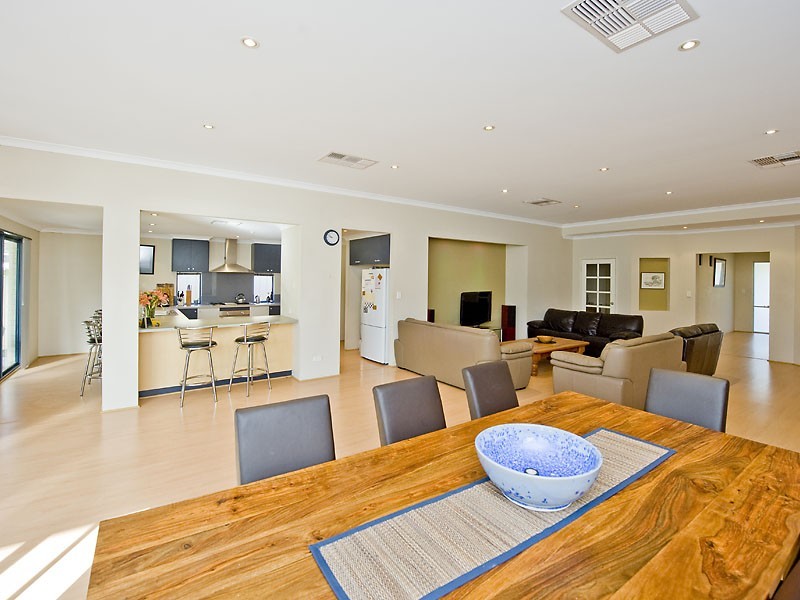 44 Buttercup Cresent, High Wycombe WA 6057