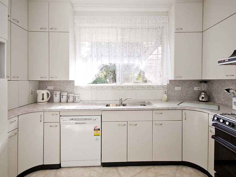 5 Gilroy Way, Lesmurdie WA 6076