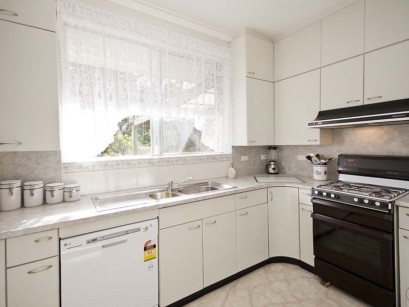 5 Gilroy Way, Lesmurdie WA 6076