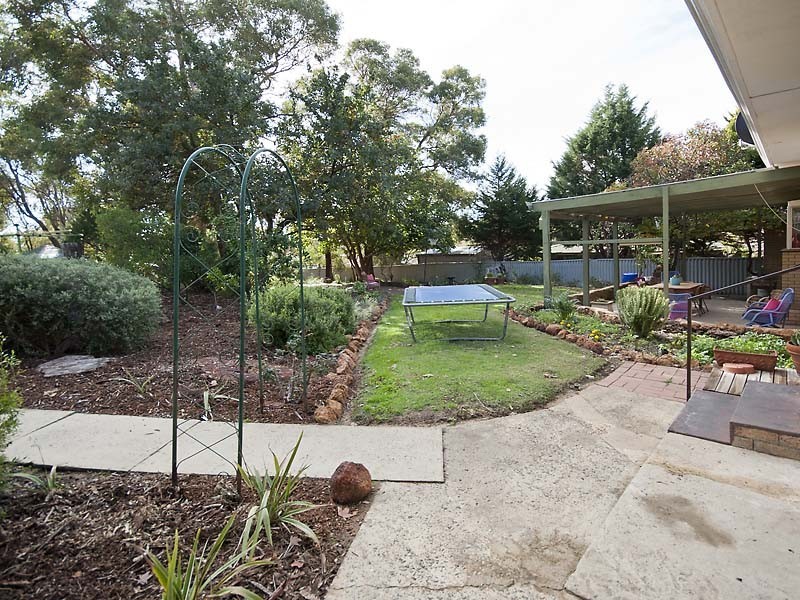 5 Gilroy Way, Lesmurdie WA 6076