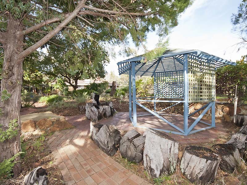 5 Gilroy Way, Lesmurdie WA 6076