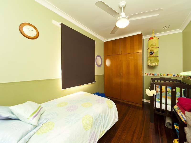 34 Clianthus Way, Koongamia WA 6056