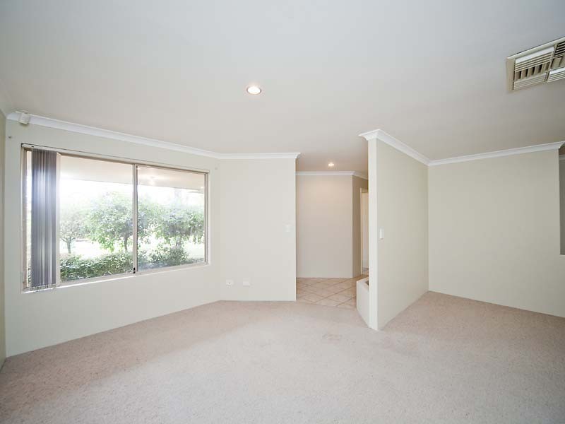21 Robinia Rise, Helena Valley WA 6056