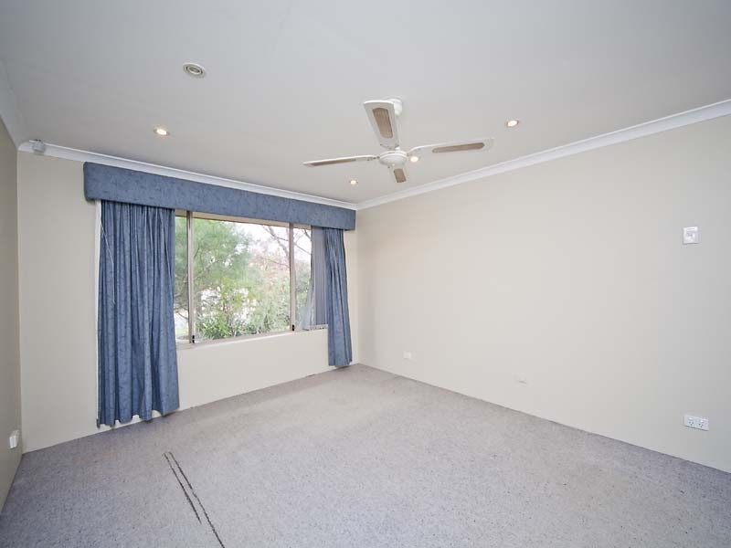 21 Robinia Rise, Helena Valley WA 6056