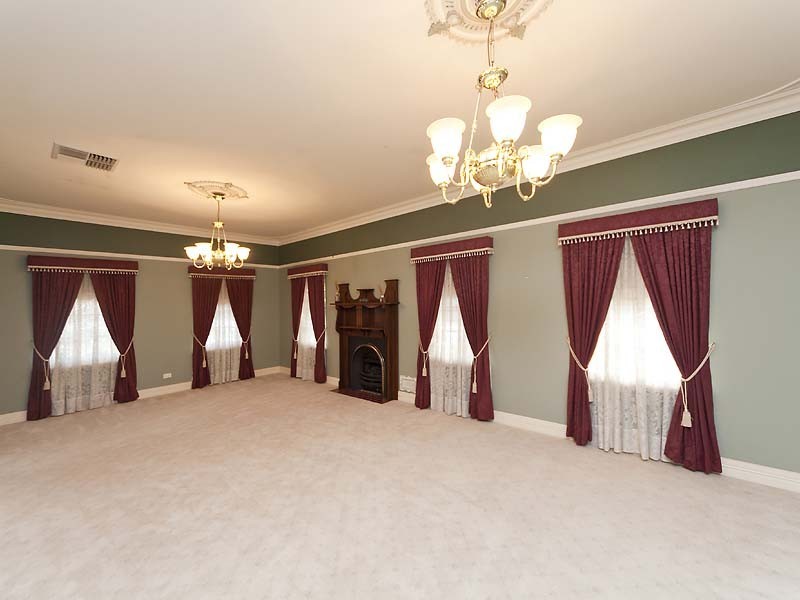 86 lakeside Drive, Helena Valley WA 6056