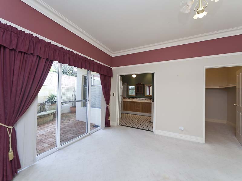 86 lakeside Drive, Helena Valley WA 6056