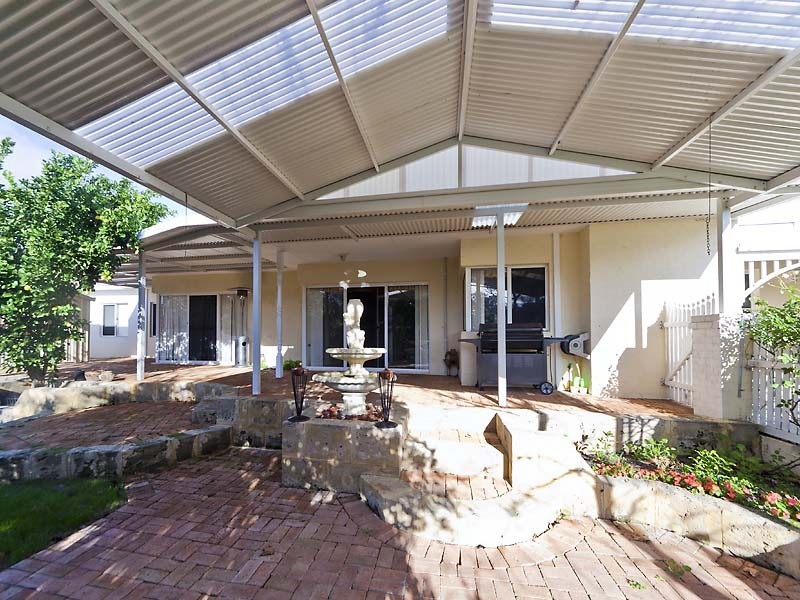 86 lakeside Drive, Helena Valley WA 6056