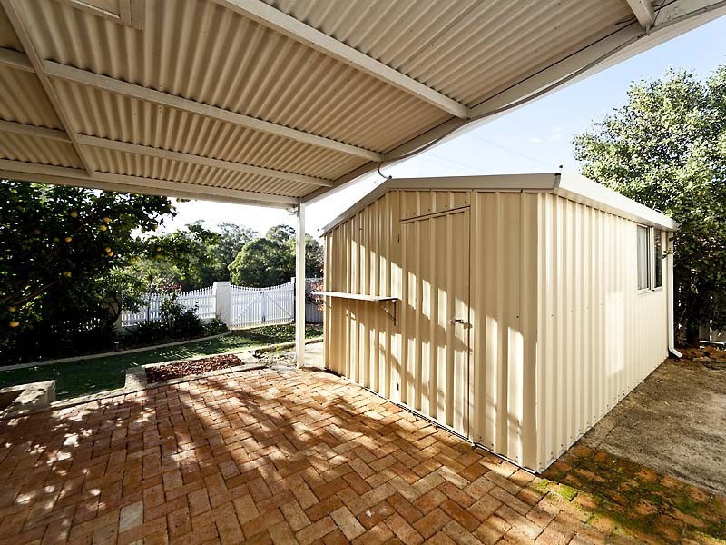 86 lakeside Drive, Helena Valley WA 6056