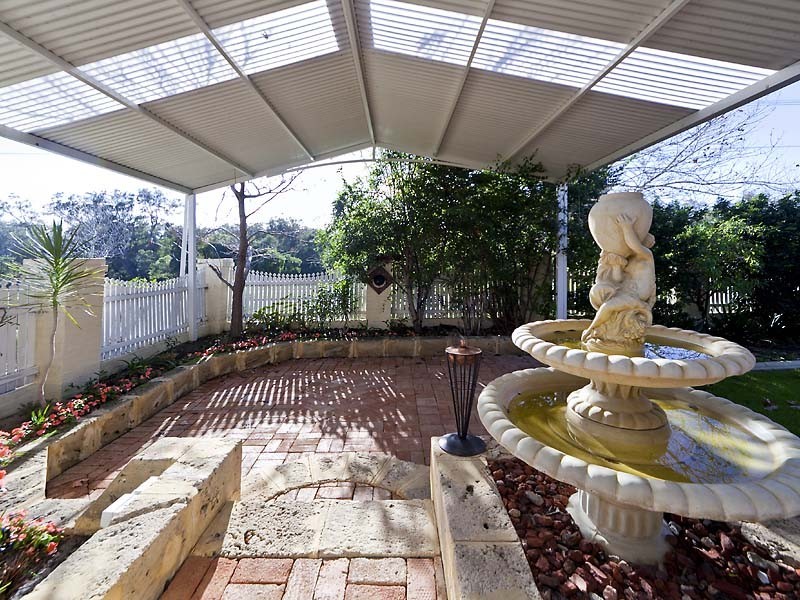 86 lakeside Drive, Helena Valley WA 6056