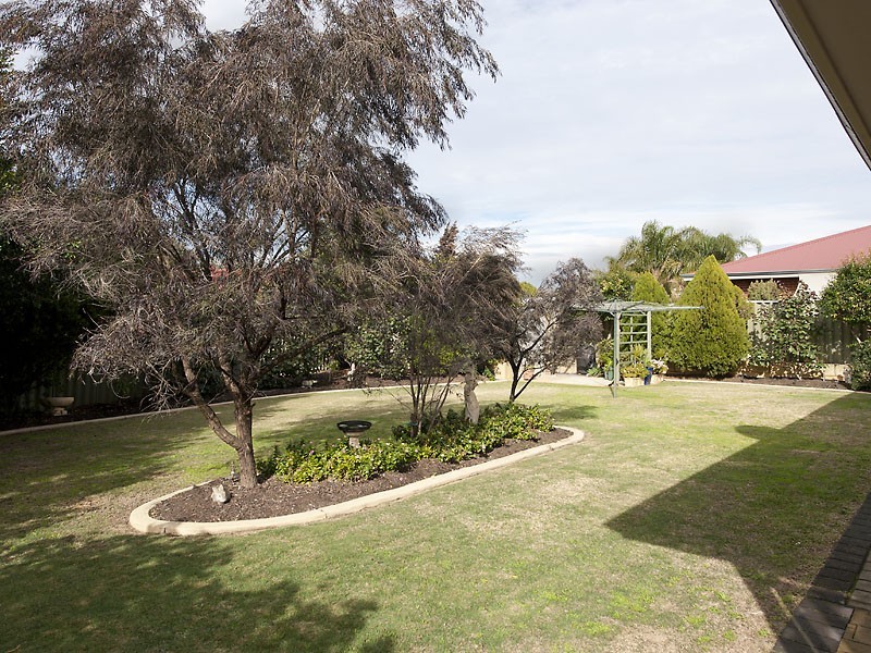 3 Betula Court, Helena Valley WA 6056