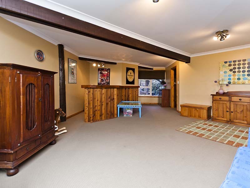 10 MulberryTree Close, Swan View WA 6056
