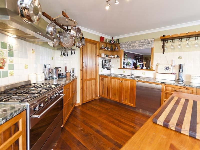 10 MulberryTree Close, Swan View WA 6056