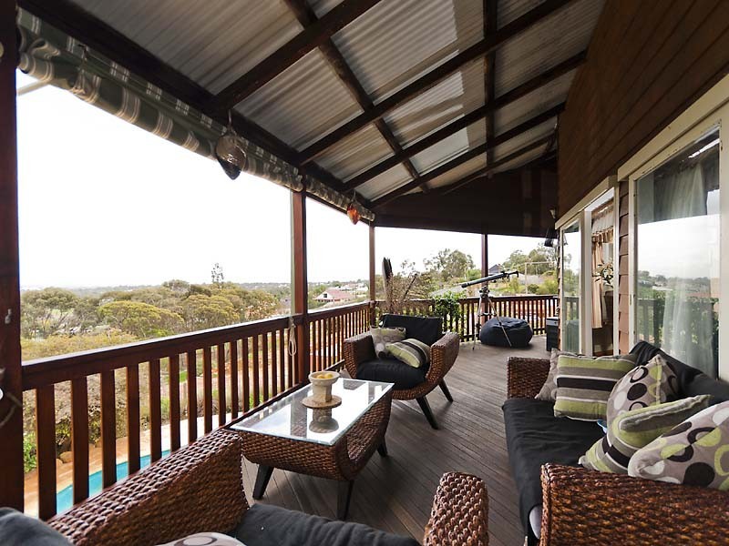 10 MulberryTree Close, Swan View WA 6056
