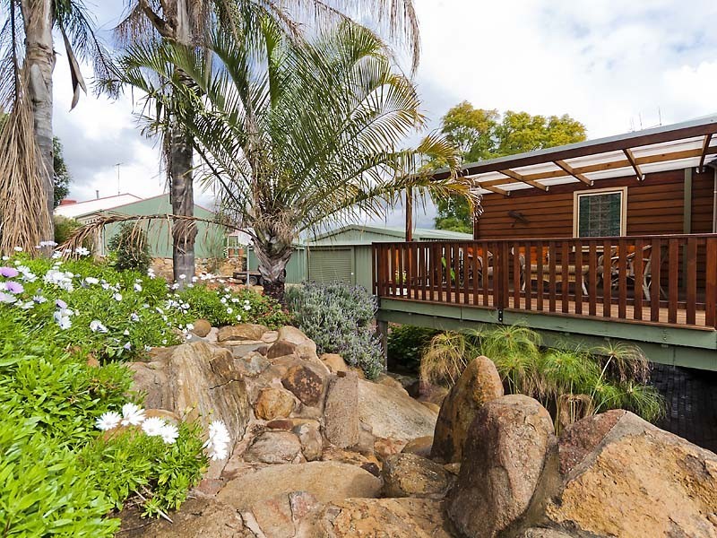 10 MulberryTree Close, Swan View WA 6056