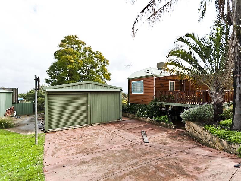 10 MulberryTree Close, Swan View WA 6056