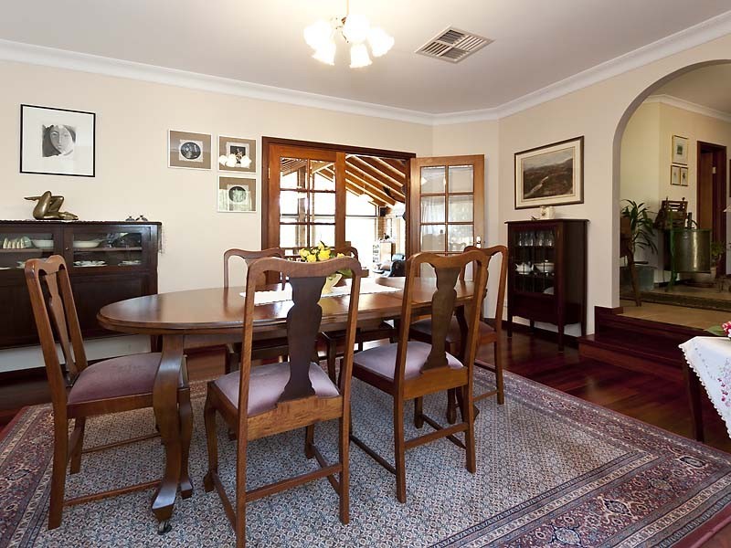 8 Sunset Hill Road, Swan View WA 6056