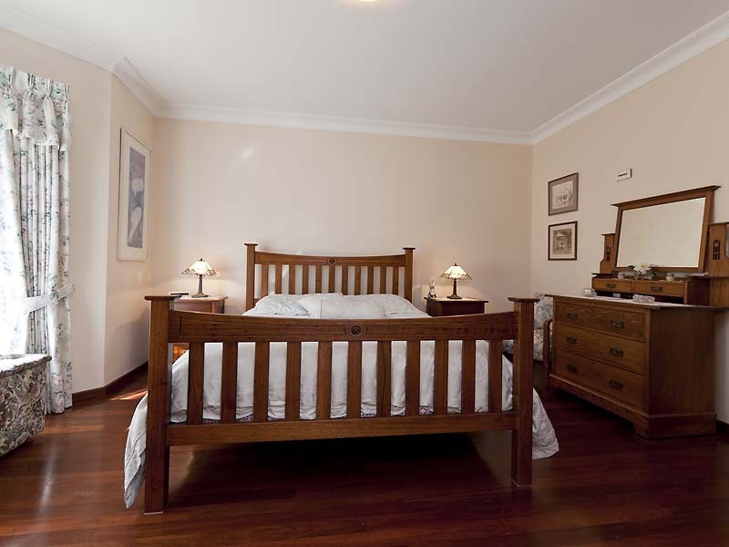 8 Sunset Hill Road, Swan View WA 6056