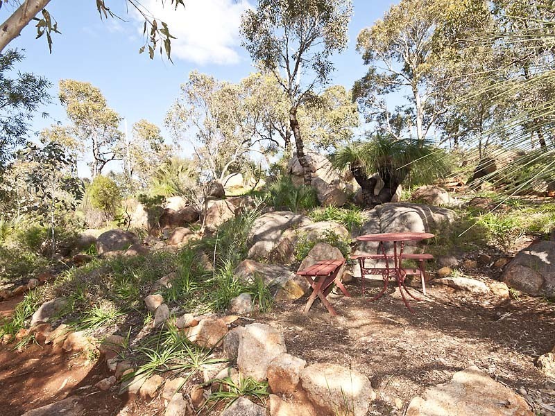 8 Sunset Hill Road, Swan View WA 6056